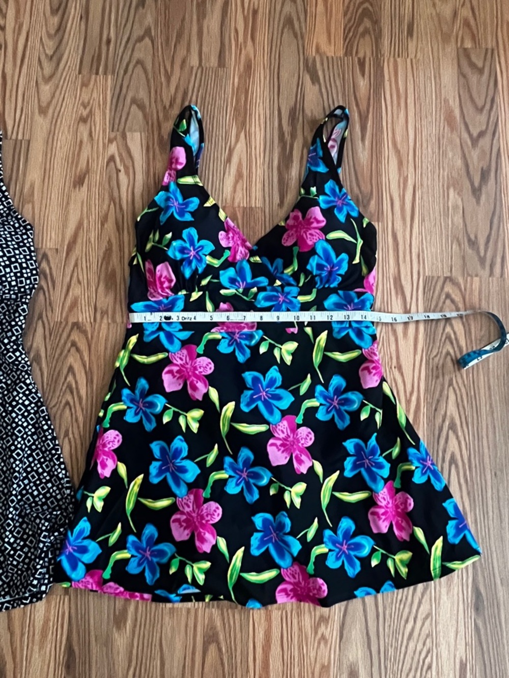 Beautiful Floral Hawaiian & Black and White Swim Dress - XL - NWOT - Lot of 2 - Picture 2 of 9